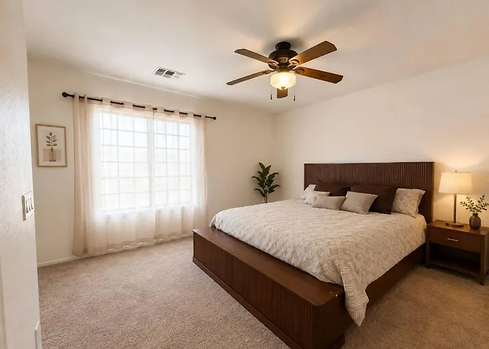 Spacious 5-bedroom Retreat Comfort And Convenience