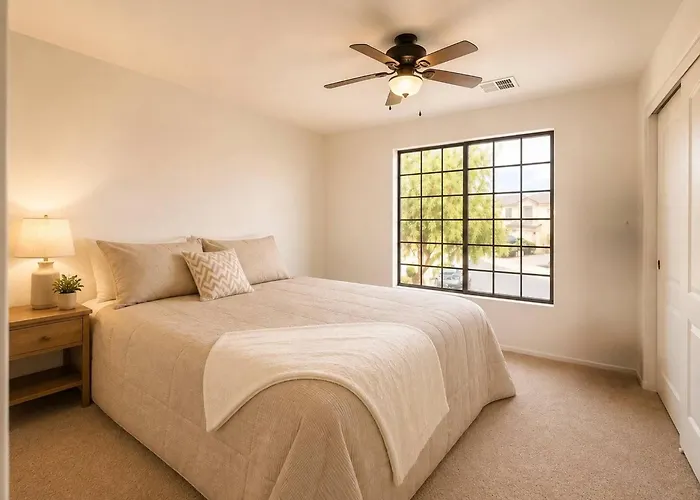 Spacious 5-bedroom Retreat Comfort And Convenience Ferienhaus