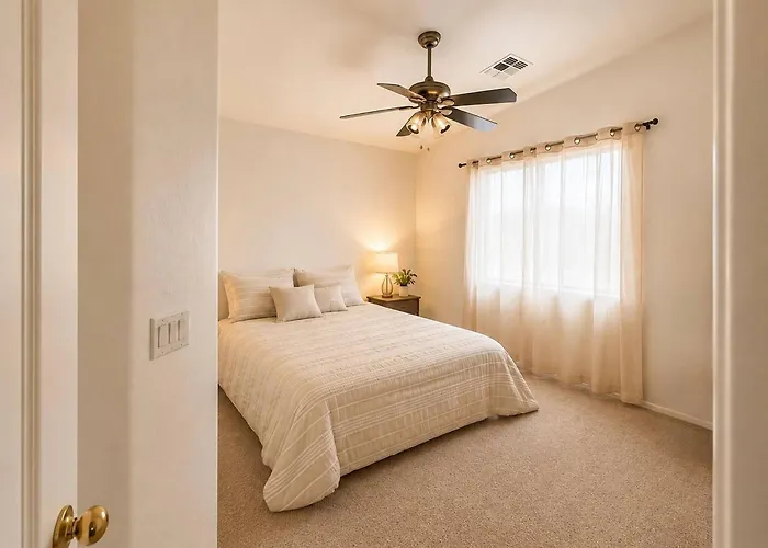 Spacious 5-bedroom Retreat Comfort And Convenience